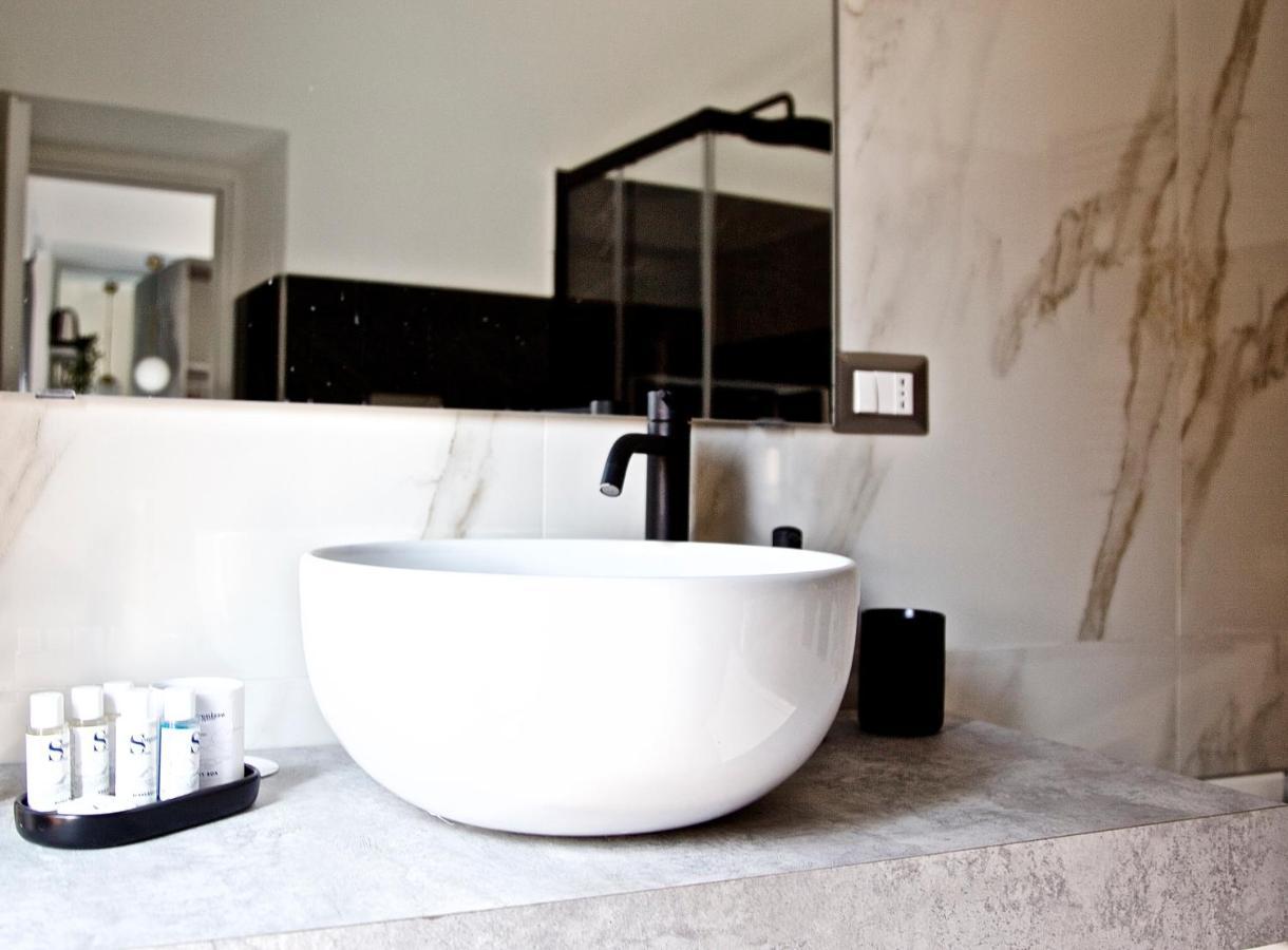 Scugnizzo Apartment Luxury Home Napoli Bagian luar foto