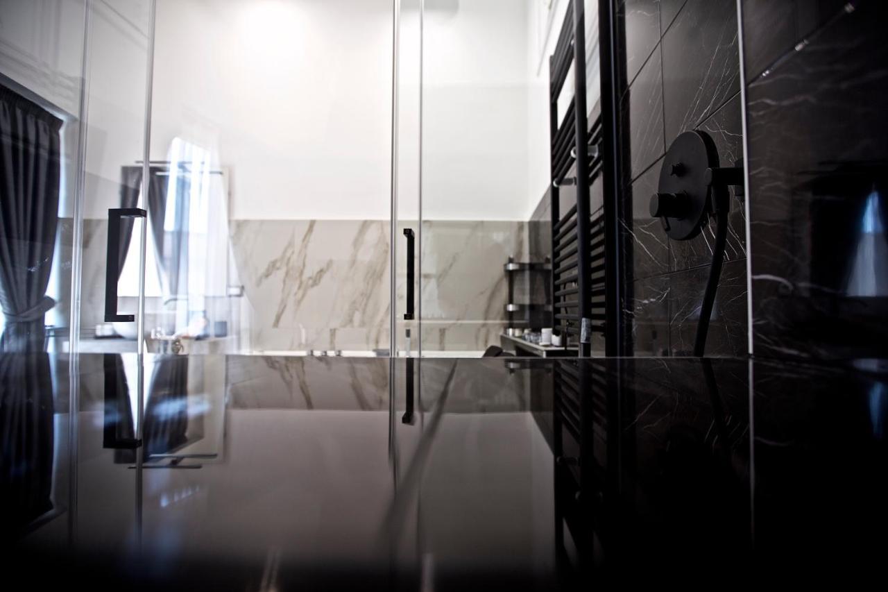 Scugnizzo Apartment Luxury Home Napoli Bagian luar foto